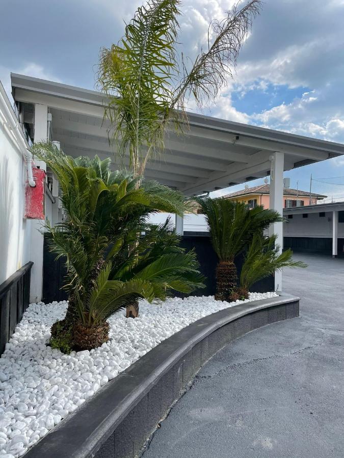 Hotel Cristian Giugliano In Campania Exteriör bild