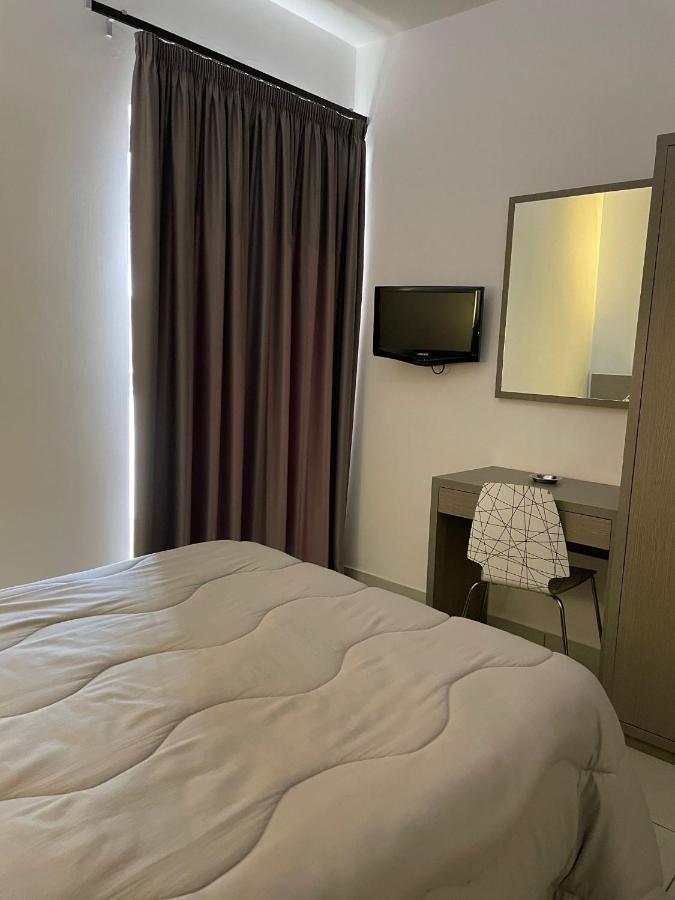 Hotel Cristian Giugliano In Campania Exteriör bild