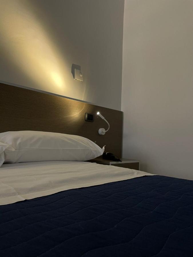 Hotel Cristian Giugliano In Campania Exteriör bild