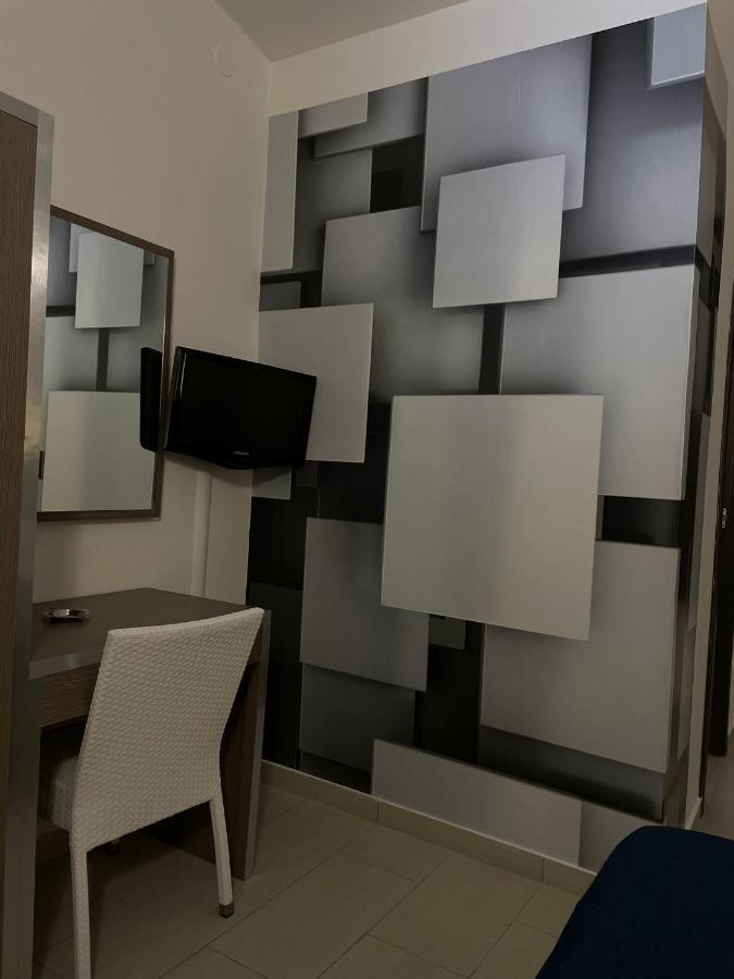 Hotel Cristian Giugliano In Campania Exteriör bild
