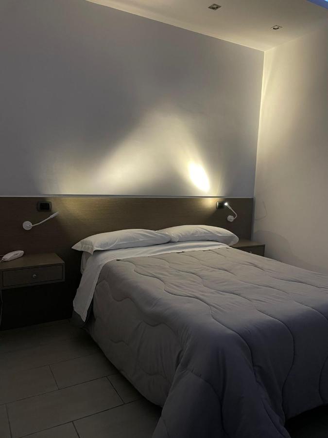 Hotel Cristian Giugliano In Campania Exteriör bild
