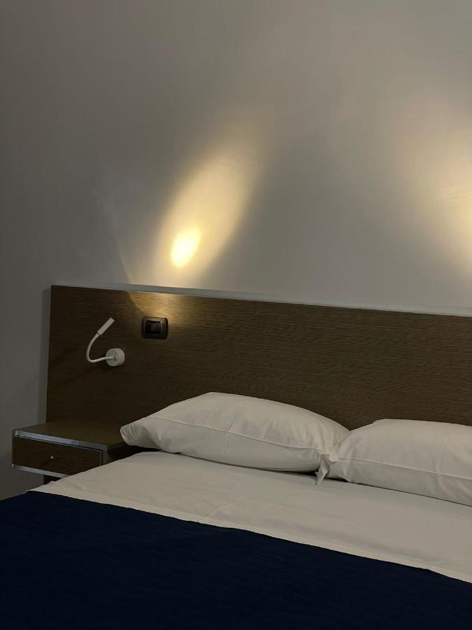 Hotel Cristian Giugliano In Campania Exteriör bild