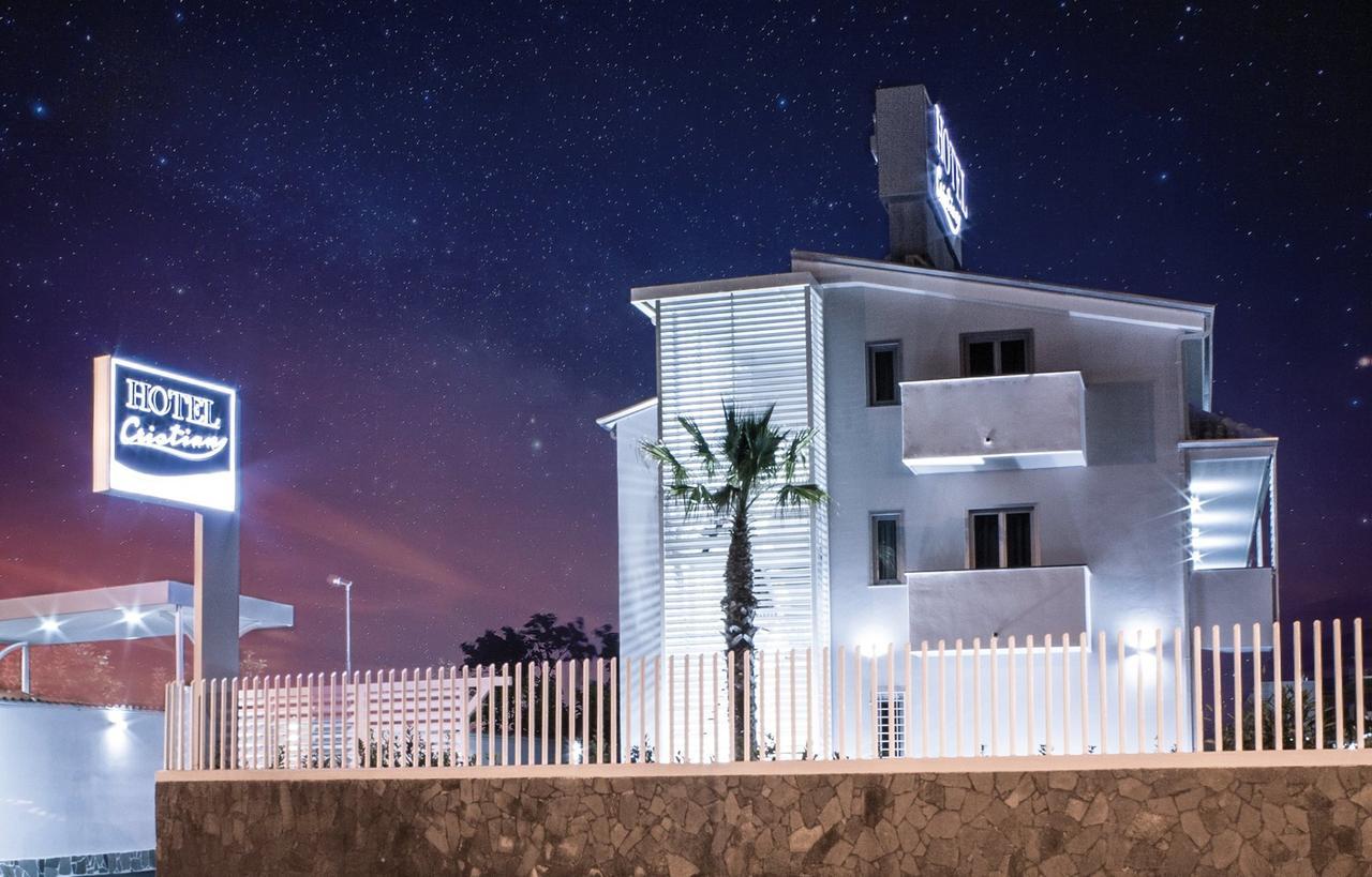 Hotel Cristian Giugliano In Campania Exteriör bild